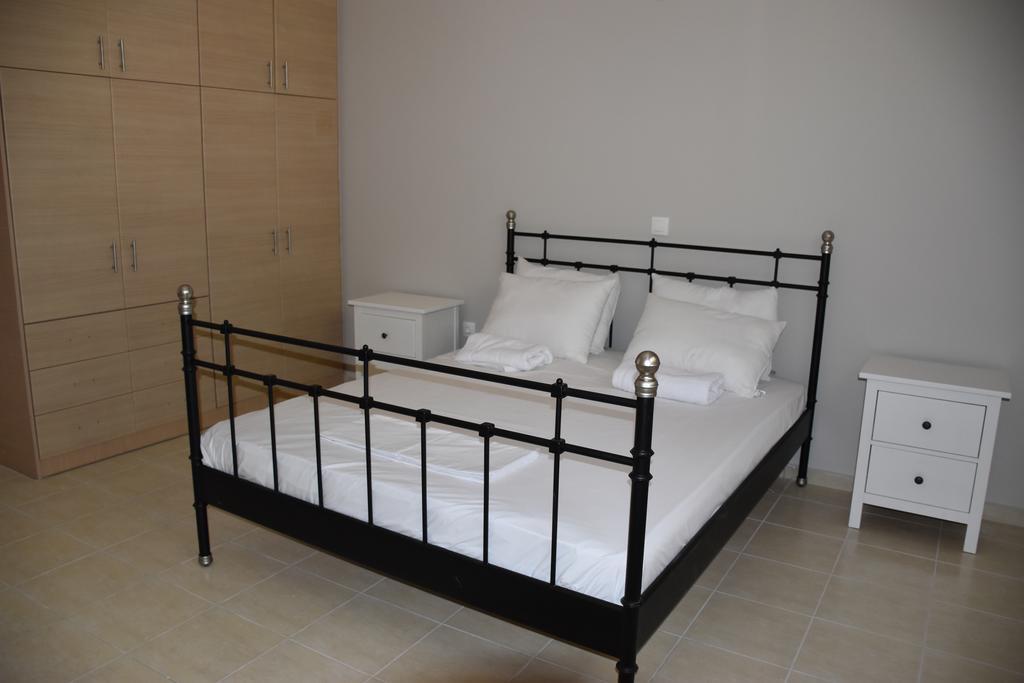 Aperanto House Paralia Loutsas Luaran gambar