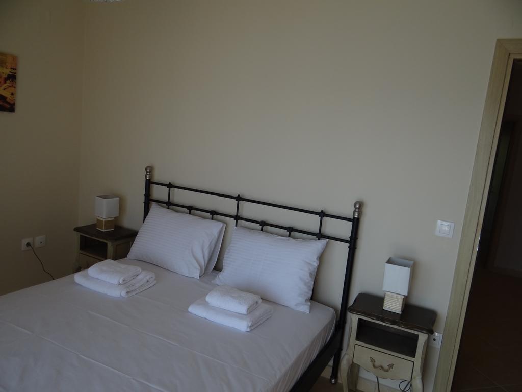 Aperanto House Paralia Loutsas Luaran gambar