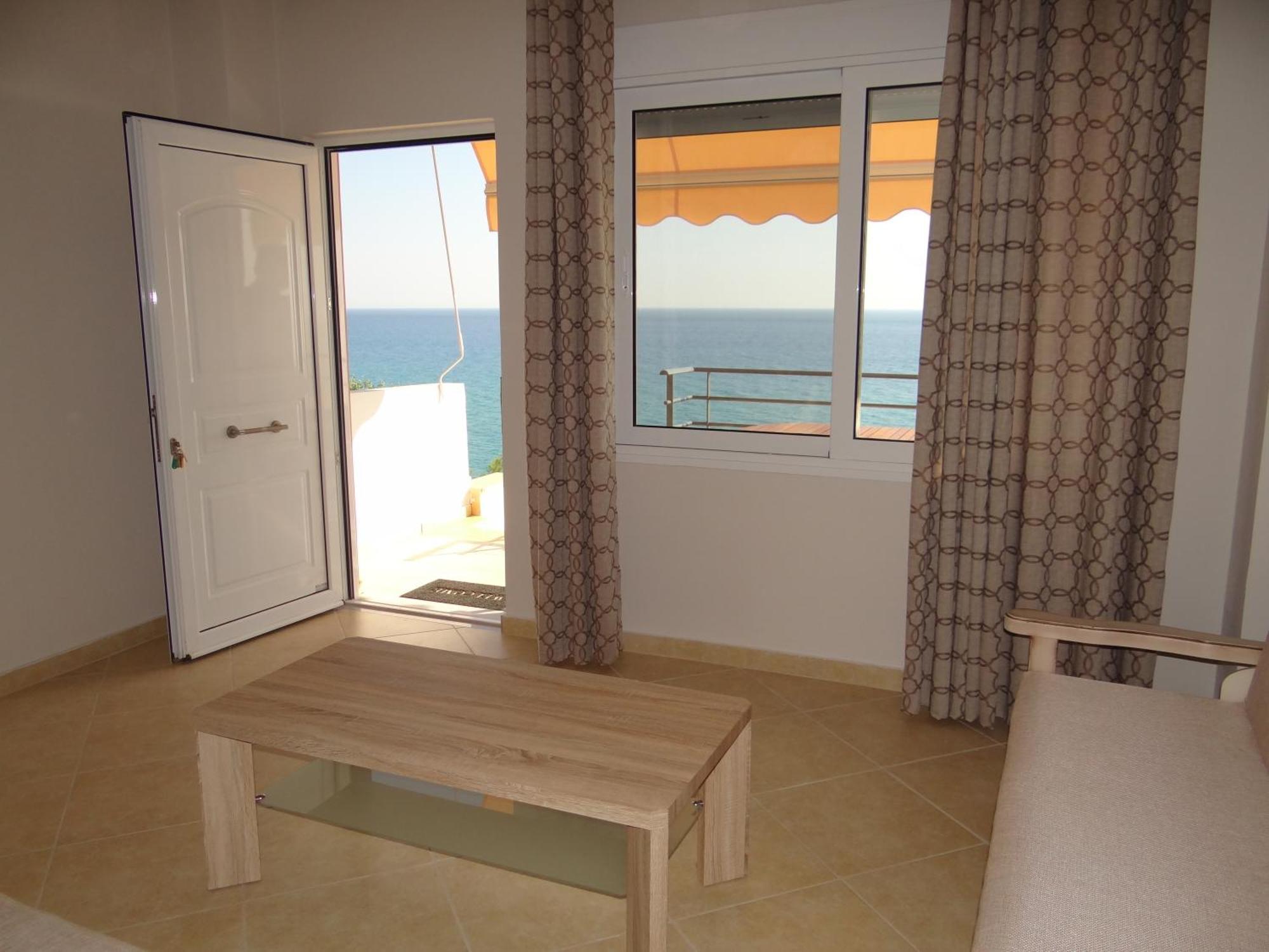 Aperanto House Paralia Loutsas Bilik gambar