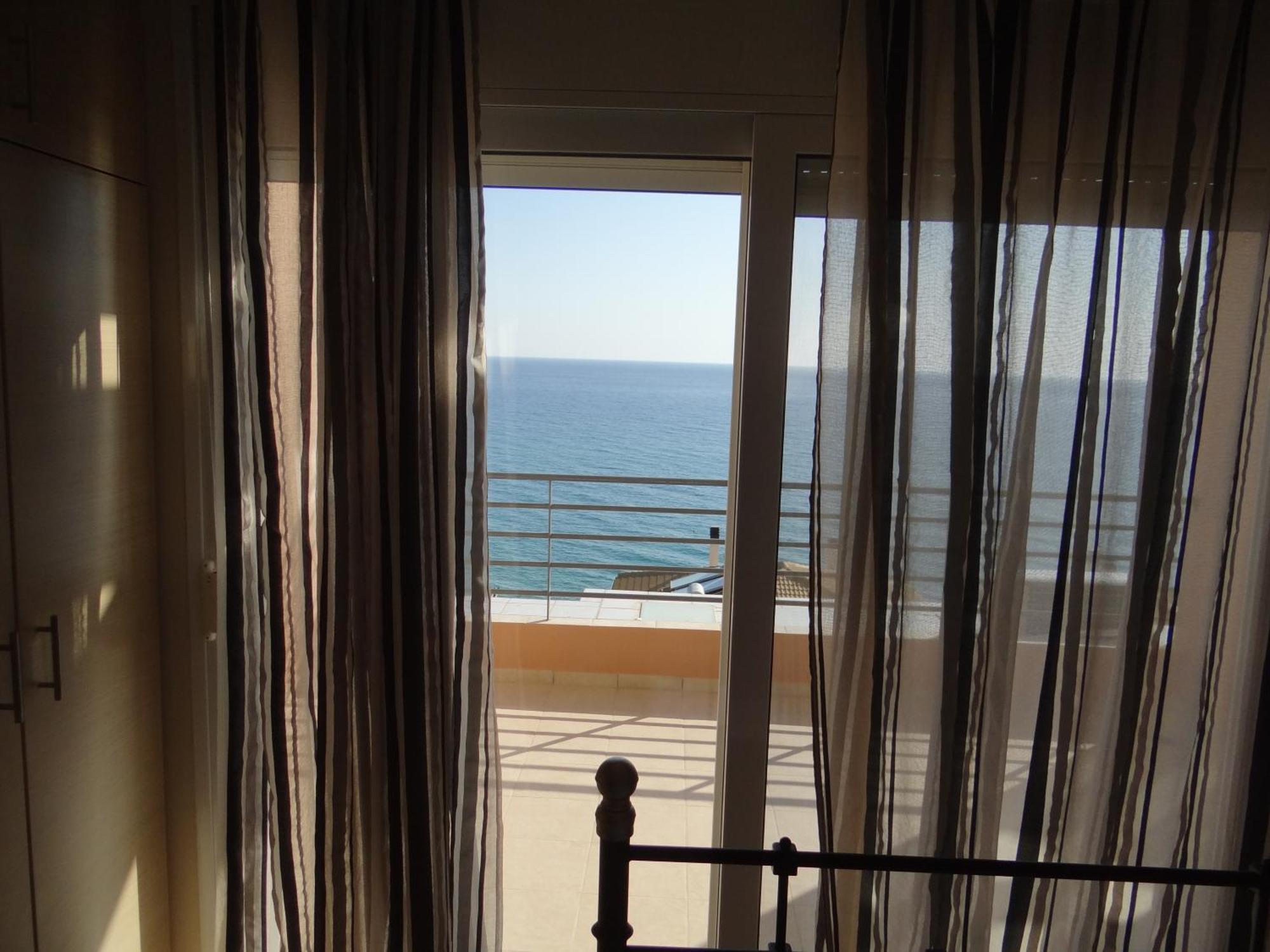 Aperanto House Paralia Loutsas Bilik gambar