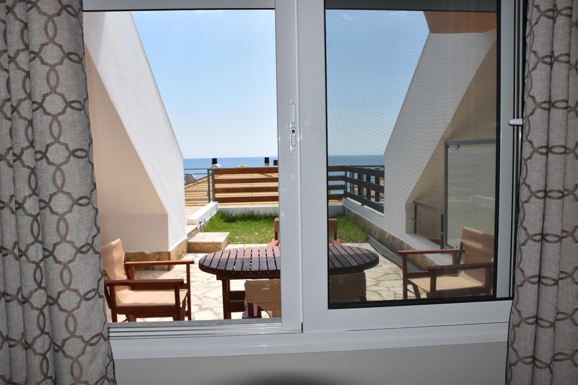 Aperanto House Paralia Loutsas Bilik gambar