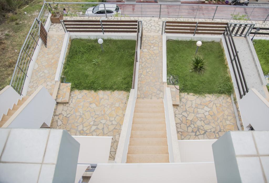 Aperanto House Paralia Loutsas Luaran gambar