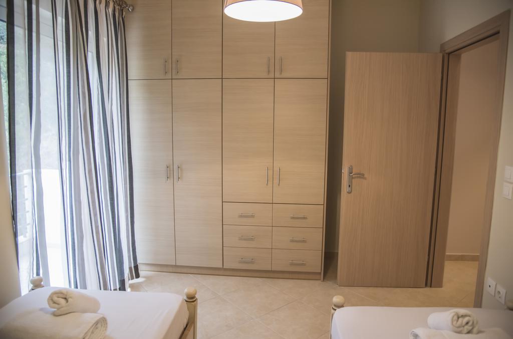 Aperanto House Paralia Loutsas Luaran gambar