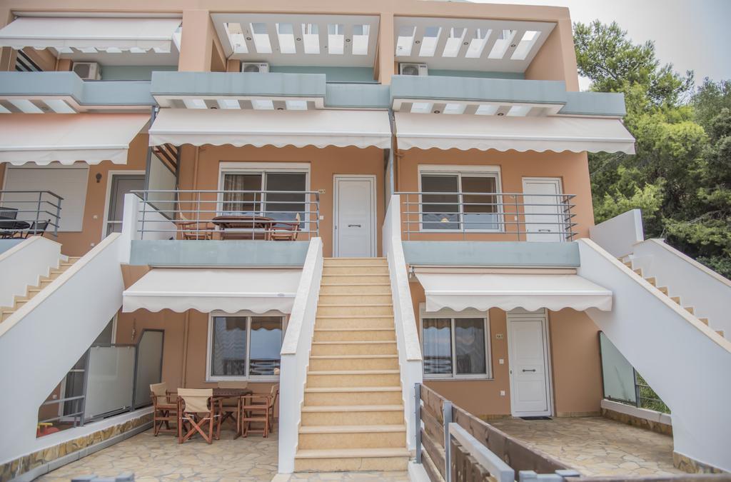 Aperanto House Paralia Loutsas Luaran gambar